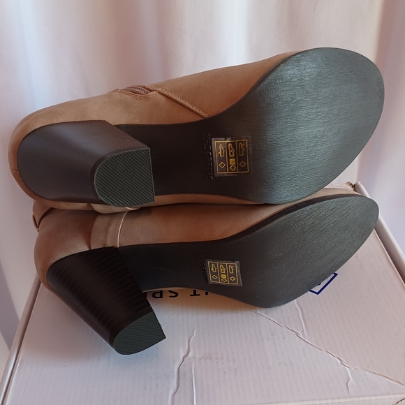 Call It Spring Tecia Tan Faux Leather Ankle Boots Size 11M - Picture 4 of 5